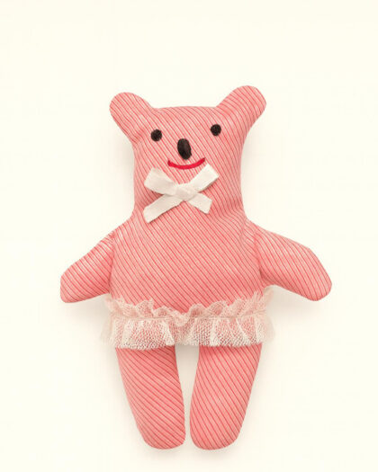 Pembe Renk El Yapımı Fiyonklu Kumaş Oyuncak Ayıcık – Dantelli Peluş Oyuncak 17 cm