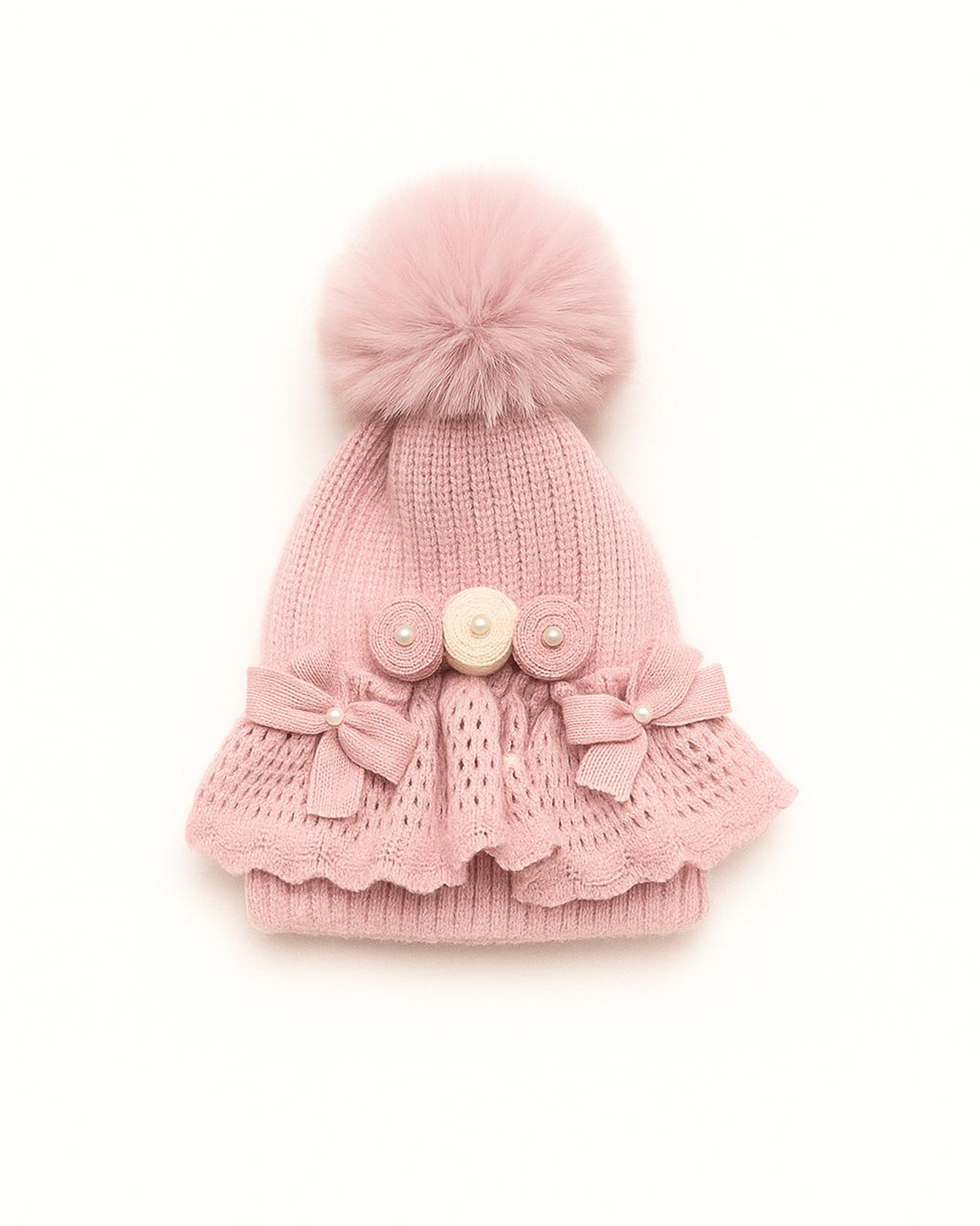 قبعة شتوية للبنات بكرة بوم بوم وتفاصيل من اللؤلؤ والدانتيل – من 3 إلى 8 سنوات
