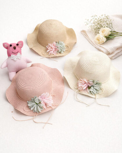 Kız Çocuk Yanında Yapay Çiçek Detaylı Hasır Şapka 52 cm 2-6 Yaş