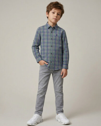 Erkek Çocuk Ekose Gömlek ve Gri Jean Pantolon Takımı